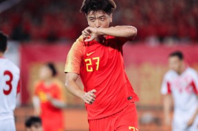 BB app-窗口期托特纳姆豪取连胜——中超节点到来，话题不断，纪律约束更严格-BB app